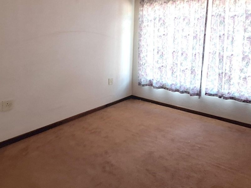 Modern 3 Bedroom Townhouse for Sale in Standerton Central – Prime Location & Comfortable Living - Photo 5