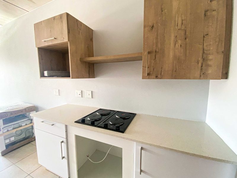 Two Bedroom Apartment To Let - Photo 4