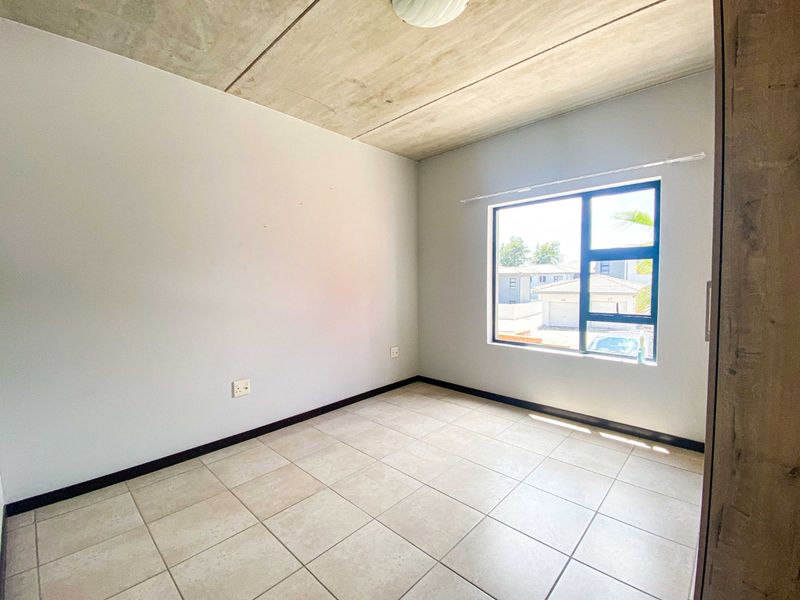 Two Bedroom Apartment To Let - Photo 8