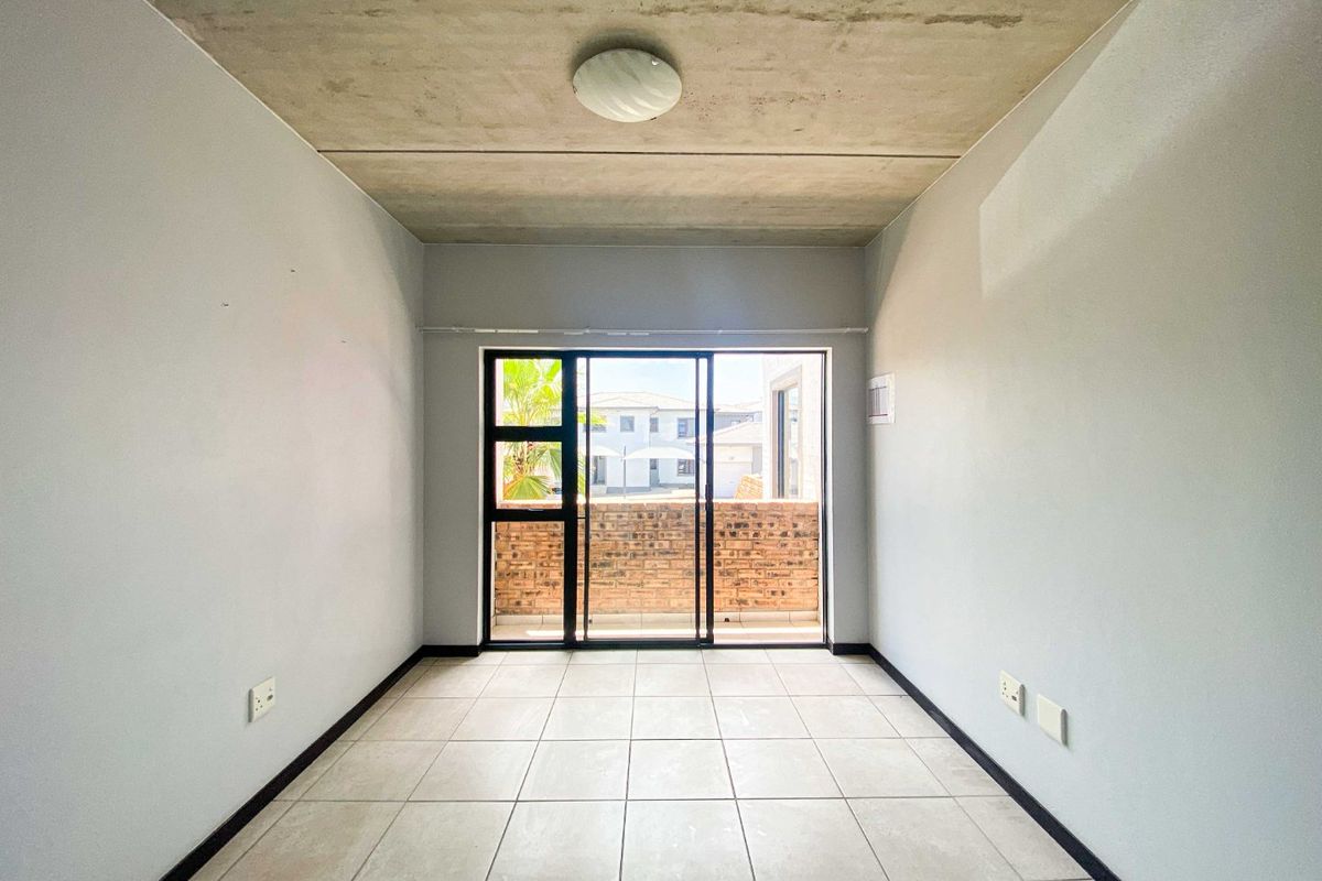 Two Bedroom Apartment To Let - Photo 3