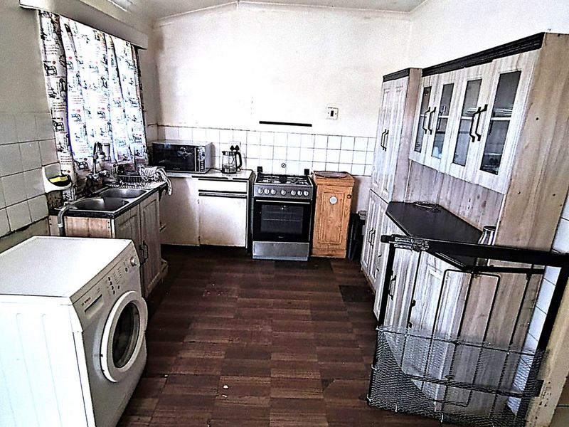 2 Bedroom Home with 1 Bedroom Flatlet - Photo 5