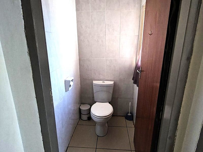2 Bedroom Home with 1 Bedroom Flatlet - Photo 9