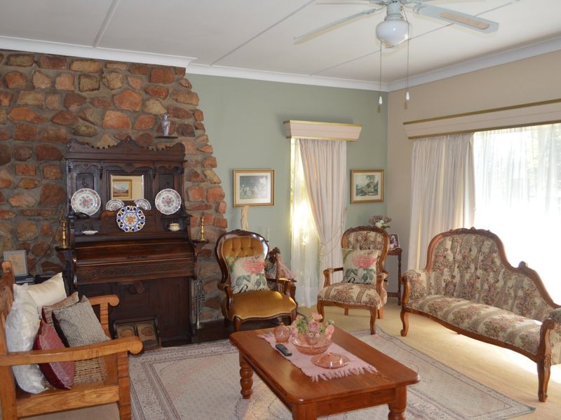 Family Haven in Flamwood with Fibre and Borehole - Photo 10