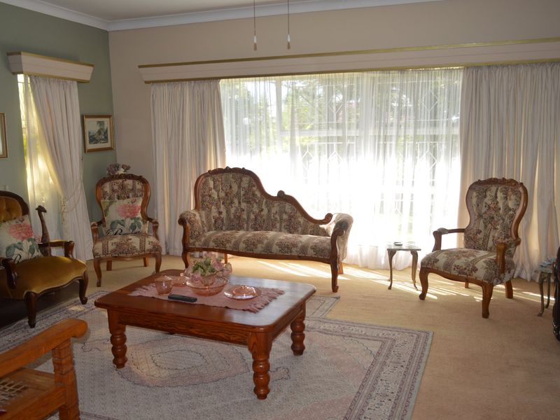 Family Haven in Flamwood with Fibre and Borehole - Photo 9