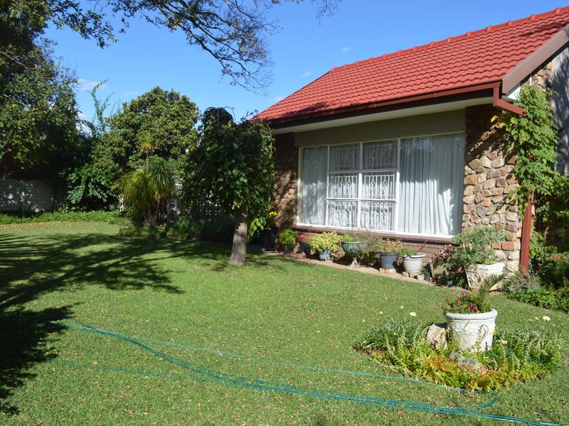 Family Haven in La hoff with Fibre and Borehole - Photo 2