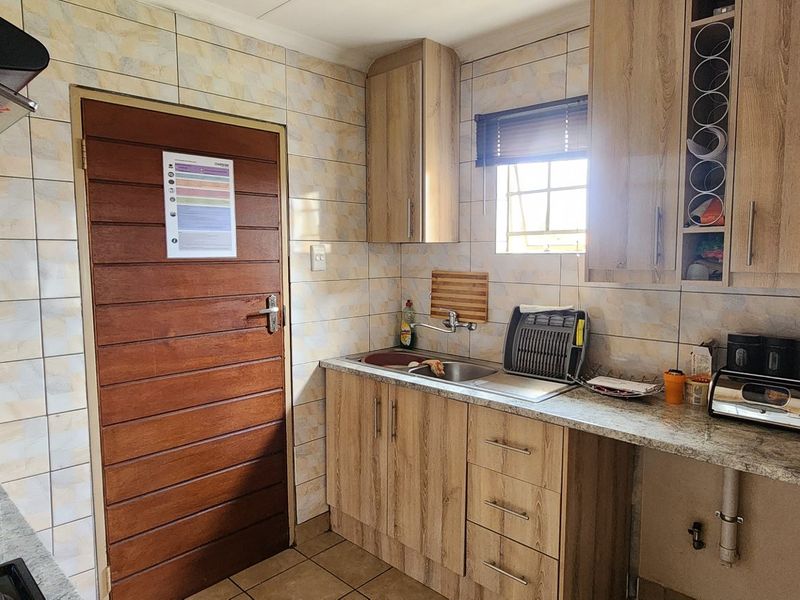 Stunning 3Bedroom House for Sale in Sky City - Photo 9