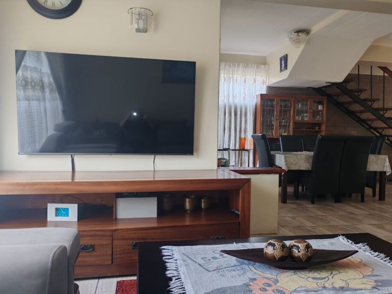 Stunning and neat duplex to rent in Eldoreigne - Photo 5