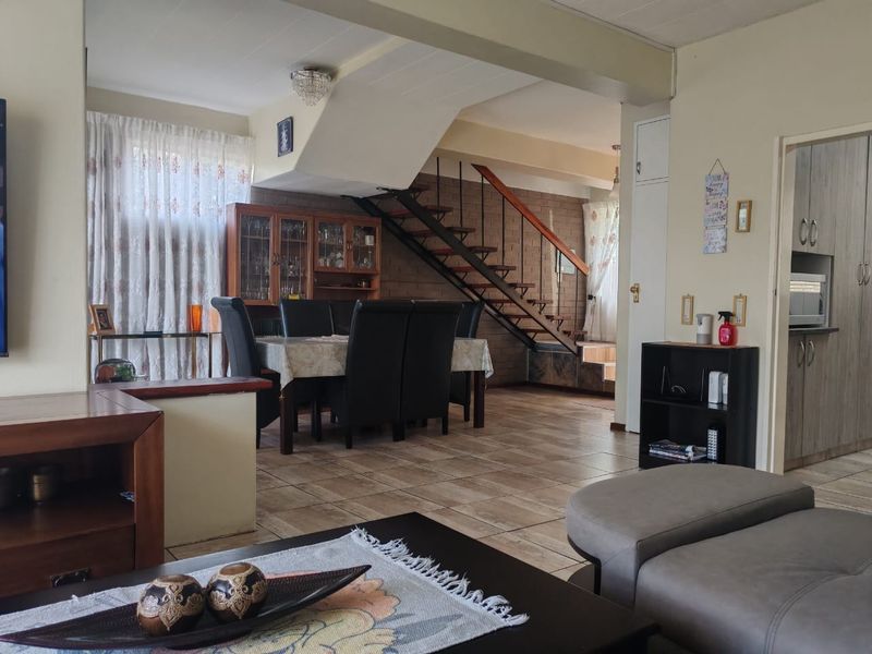 Stunning and neat duplex to rent in Eldoreigne - Photo 7