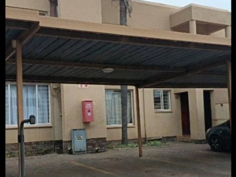 2 Bedroom Ground Floor Apartment for Sale in President Park, Midrand - Photo 4