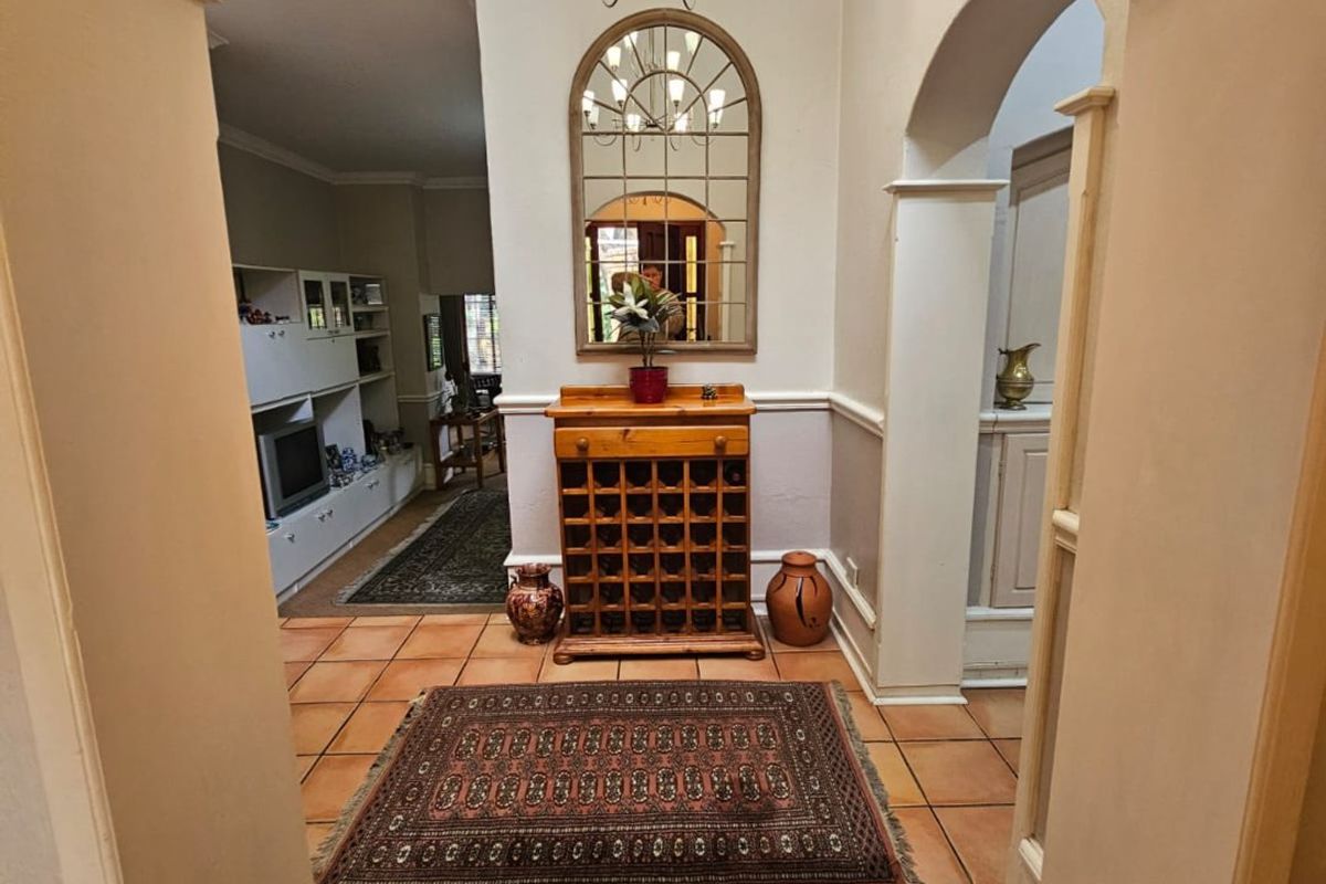 Hidden Gem in the Heart of Brooklyn – Spacious 4 Bedroom Home - Photo 2