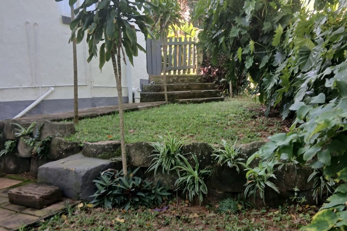 PET FRIENDLY SPACIOUS FAMILY HOME. - Photo 3