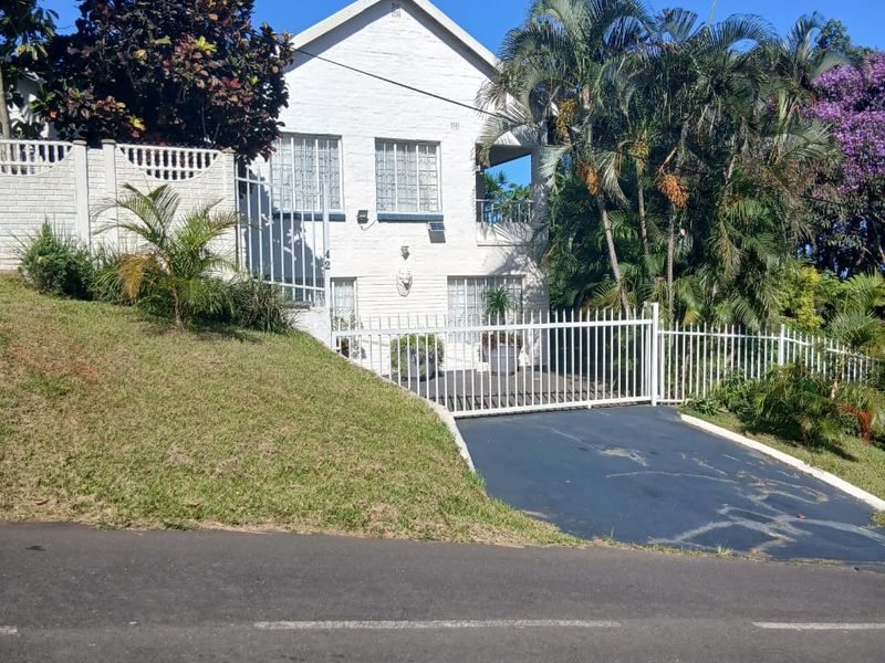 PET FRIENDLY SPACIOUS FAMILY HOME. - Photo 9