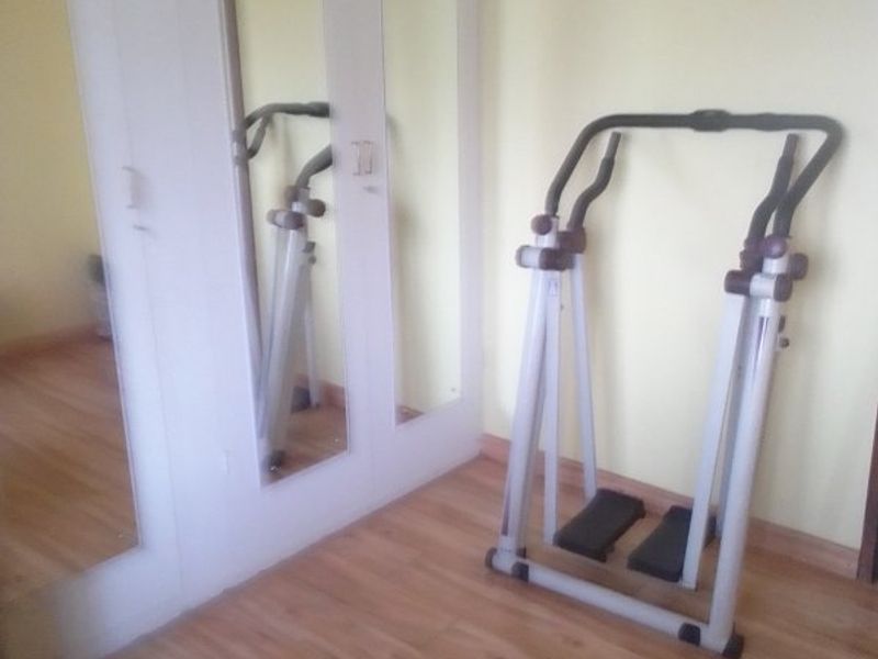 Spacious Family Living with a Splash of Comfort! - Photo 9