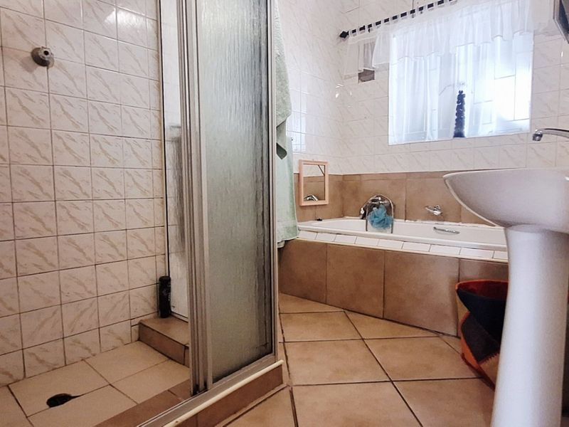 Charming Family Home in the Heart of Rothdene, Meyerton - Photo 8