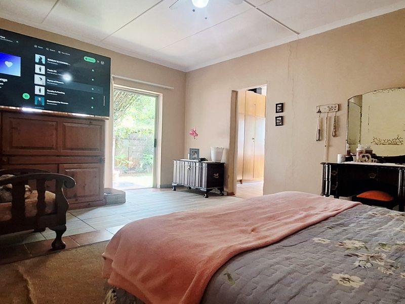 Charming Family Home in the Heart of Rothdene, Meyerton - Photo 3