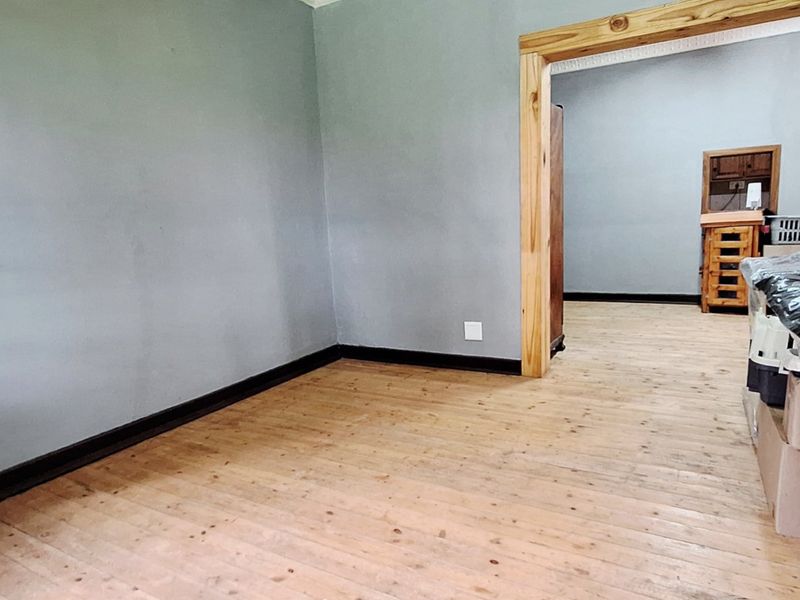 Spacious 1-Hectare Property with Home and Flatlet – Endless Potential - Photo 9