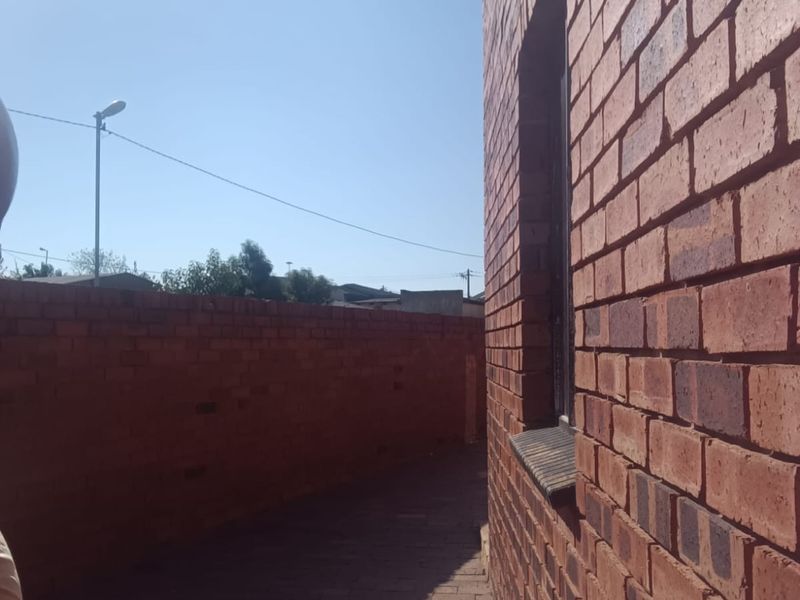 Renovated Property in Stratford for Sale - Photo 5