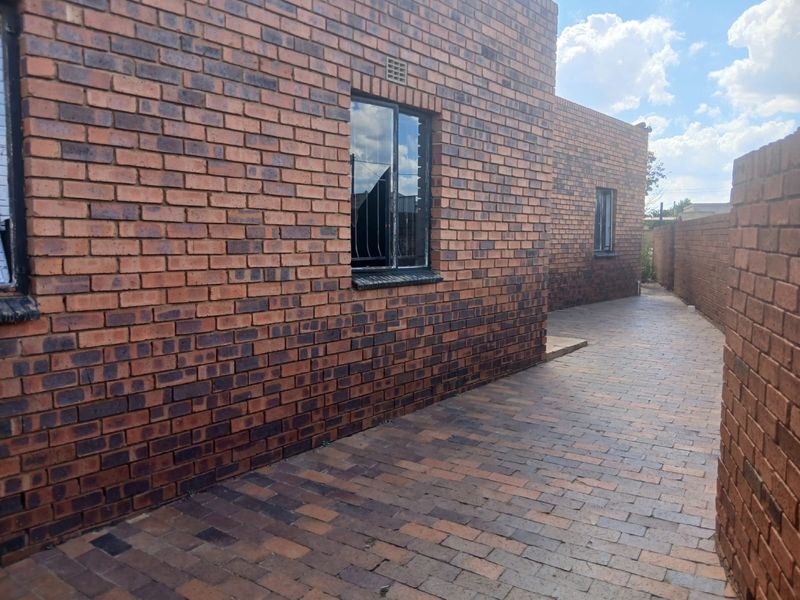 Renovated Property in Stratford for Sale - Photo 9