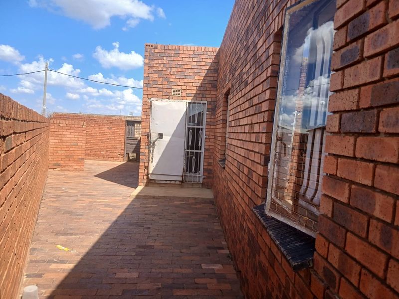 Renovated Property in Stratford for Sale - Photo 8