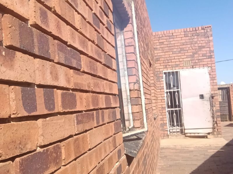 Renovated Property in Stratford for Sale - Photo 10