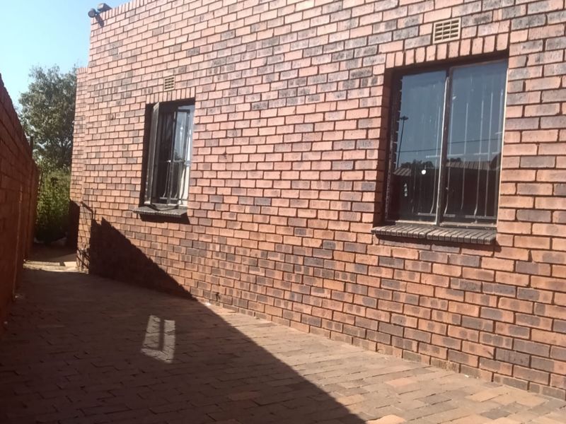 Renovated Property in Stratford for Sale - Photo 6