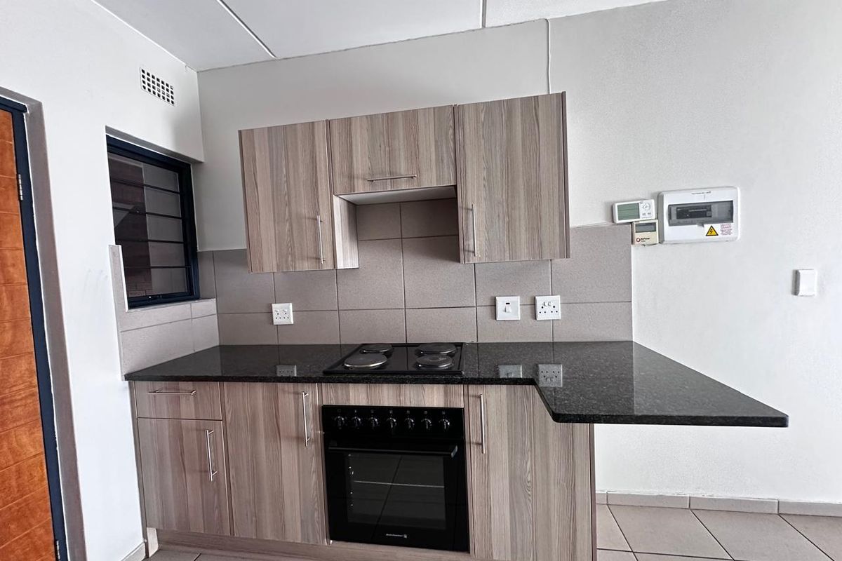 2 Bedroom And 1 Bathroom Apartment to Rent in Ravenswood - Photo 3