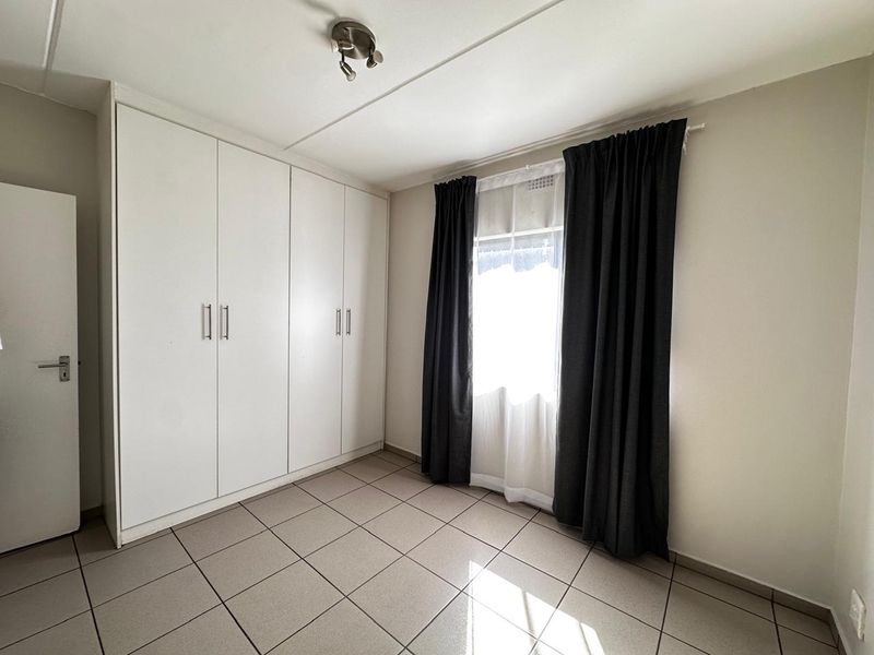 2 Bedroom And 1 Bathroom Apartment to Rent in Ravenswood - Photo 7