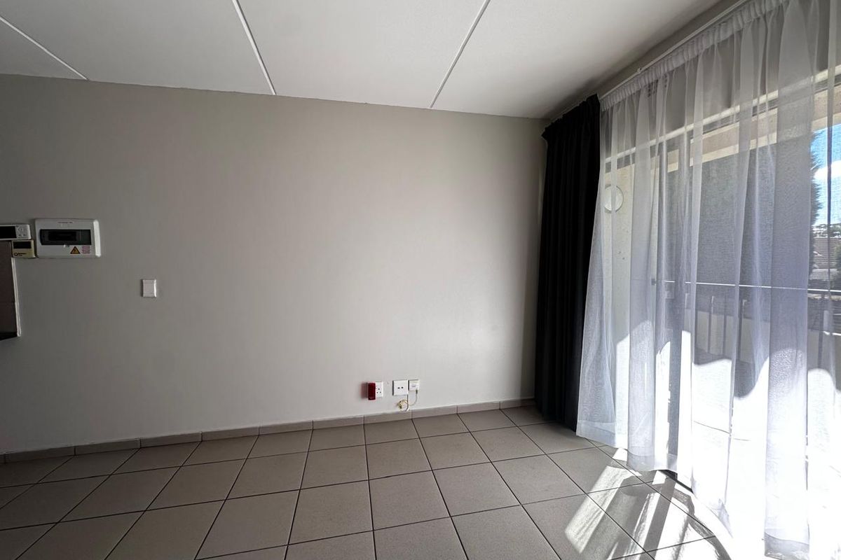 2 Bedroom And 1 Bathroom Apartment to Rent in Ravenswood - Photo 4