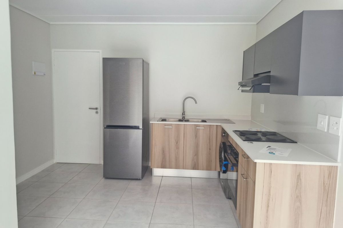 Welcome to a spacious and secure estate in Boksburg, offering comfortable and moder living. - Photo 2