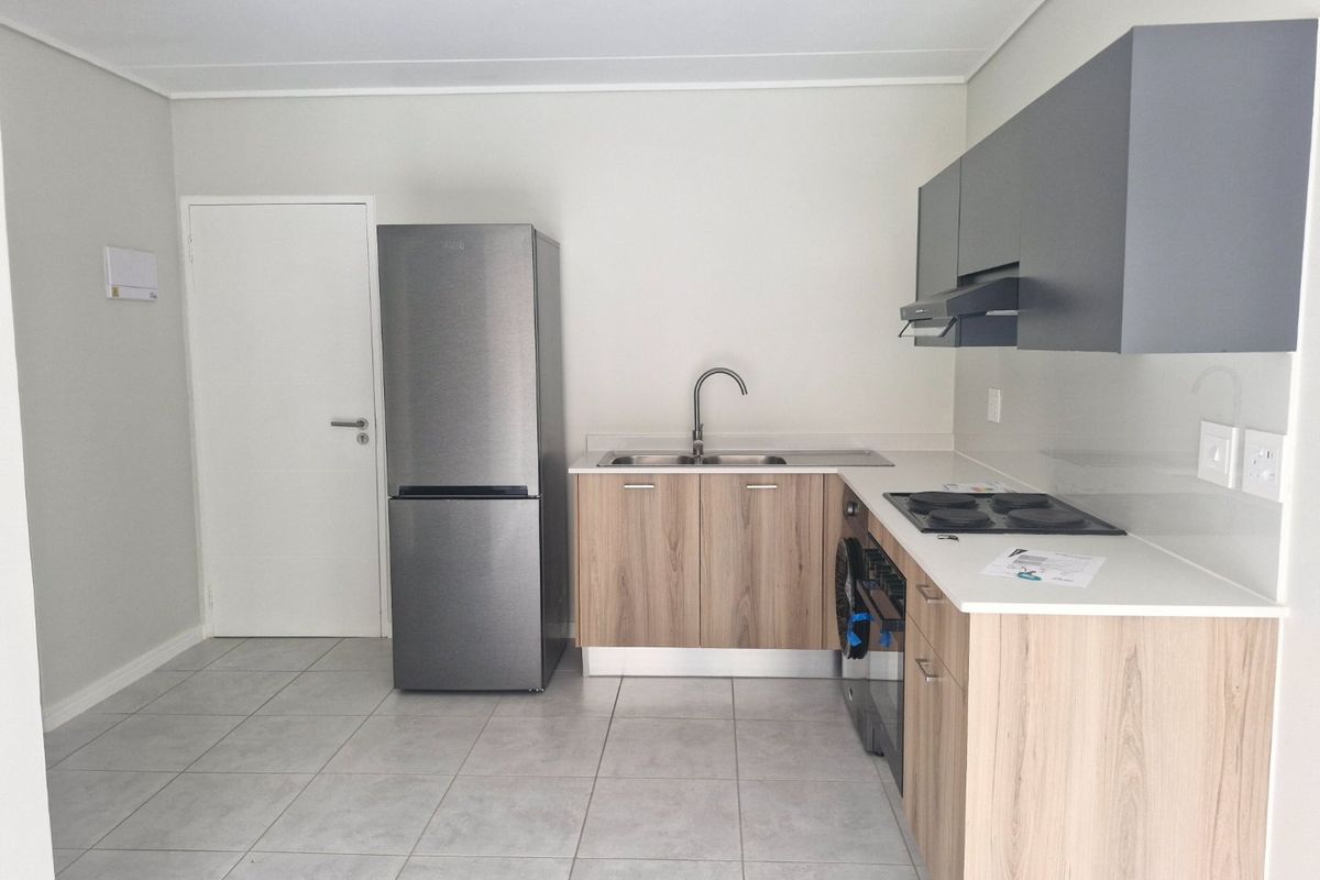 Welcome to a spacious and secure estate in Boksburg, offering comfortable and moder living. - Photo 4