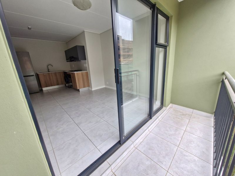 Welcome to a spacious and secure estate in Boksburg, offering comfortable and moder living. - Photo 10