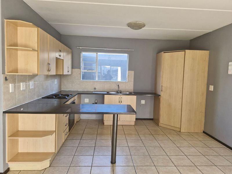 Discover comfortable living in a spacious and secure estate in Boksburg - Photo 4