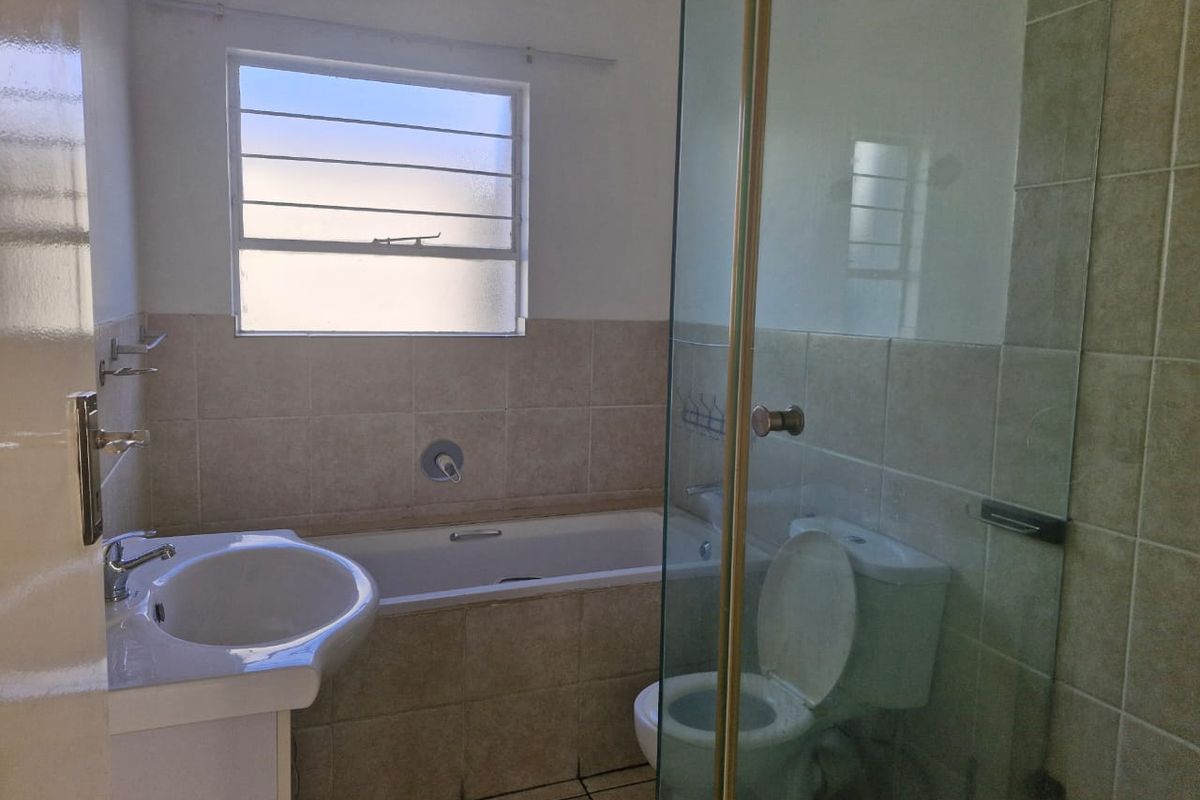 Discover comfortable living in a spacious and secure estate in Boksburg - Photo 5