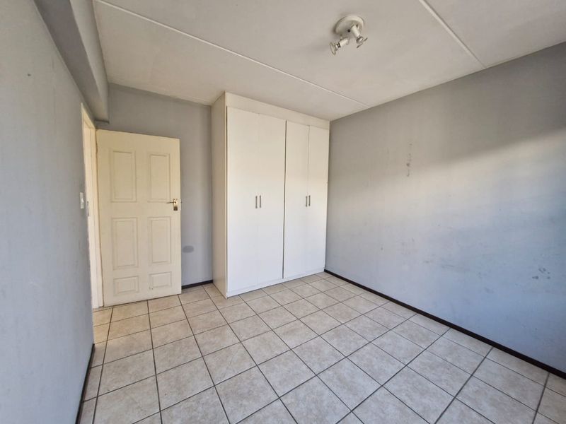 Discover comfortable living in a spacious and secure estate in Boksburg - Photo 8