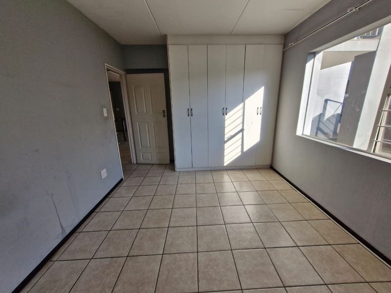 Discover comfortable living in a spacious and secure estate in Boksburg - Photo 7