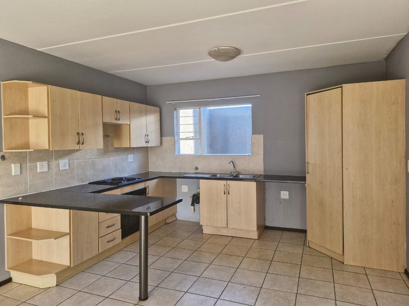 Discover comfortable living in a spacious and secure estate in Boksburg - Photo 1