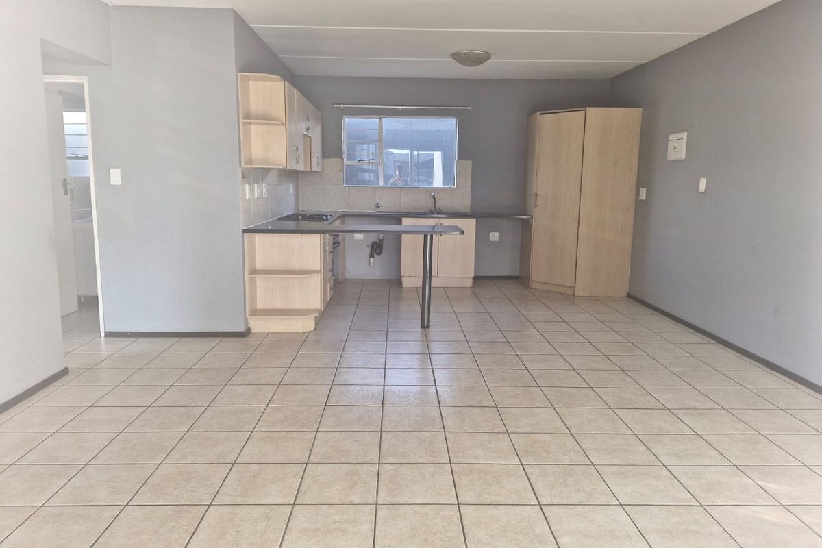 Discover comfortable living in a spacious and secure estate in Boksburg - Photo 3
