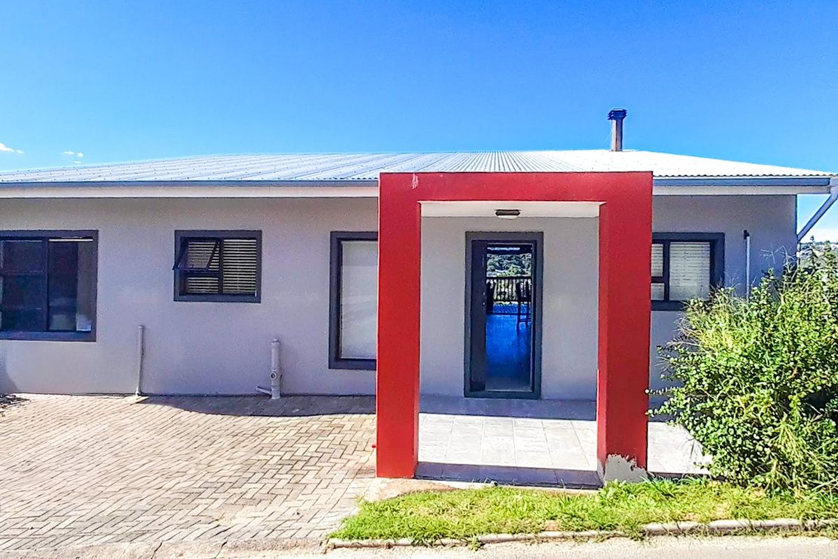 Perched Up High Without Needing Wings in Sought After Beacon Bay With Beautiful Views - Photo 4