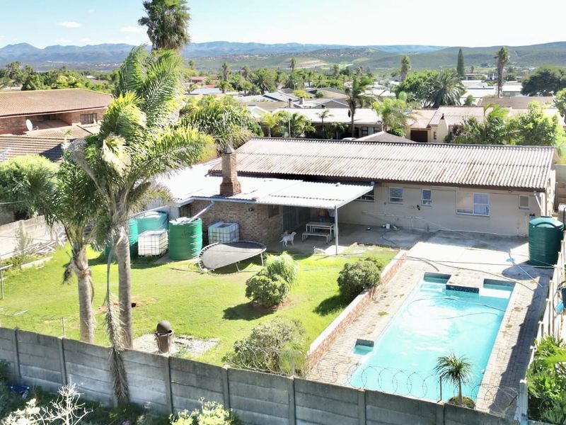 Charming 3 Bedroom Home in Campher Park Despatch - Photo 4