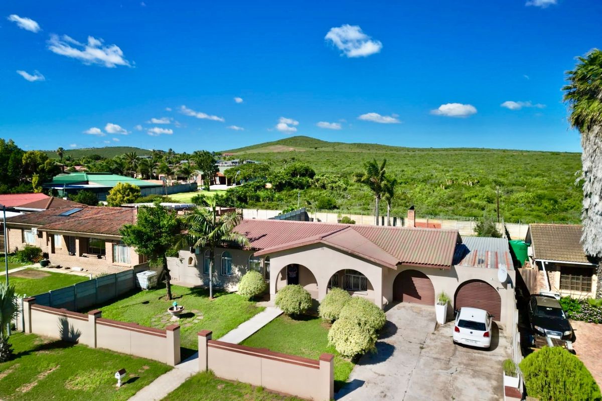 Charming 3 Bedroom Home in Campher Park Despatch - Photo 3