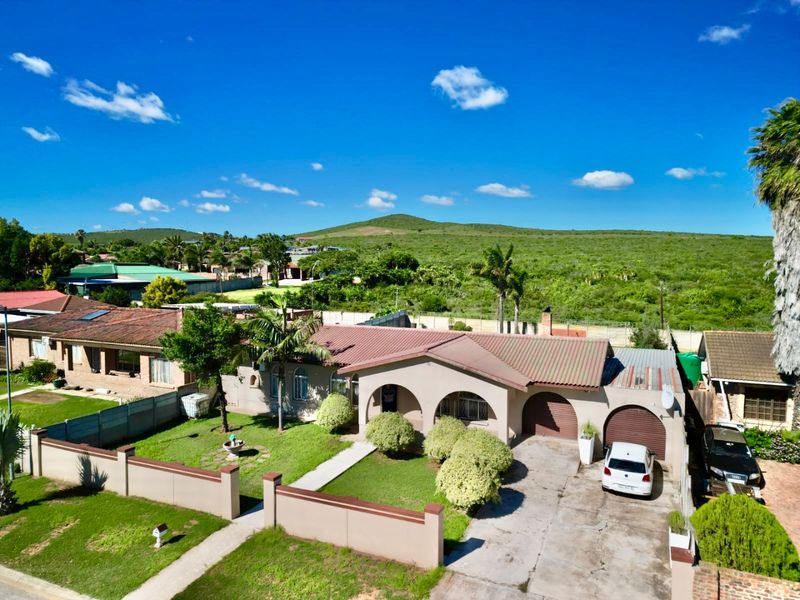 Charming 3 Bedroom Home in Campher Park Despatch - Photo 3