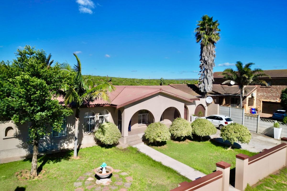 Charming 3 Bedroom Home in Campher Park Despatch - Photo 2