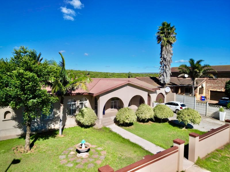 Charming 3 Bedroom Home in Campher Park Despatch - Photo 2