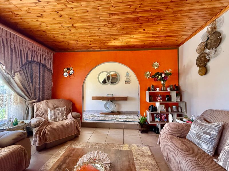 Charming 3 Bedroom Home in Campher Park Despatch - Photo 10