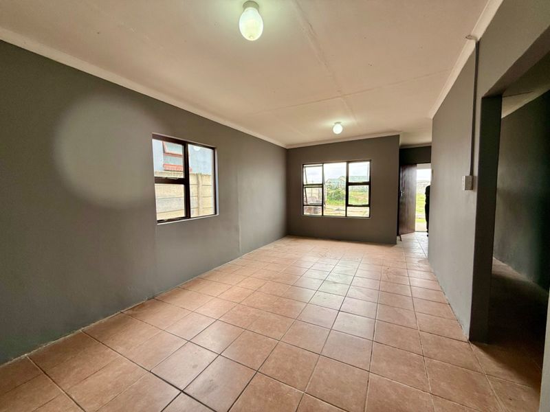 Charming 3 Bedroom Home in Bethelsdorp, Gqeberha - Photo 4