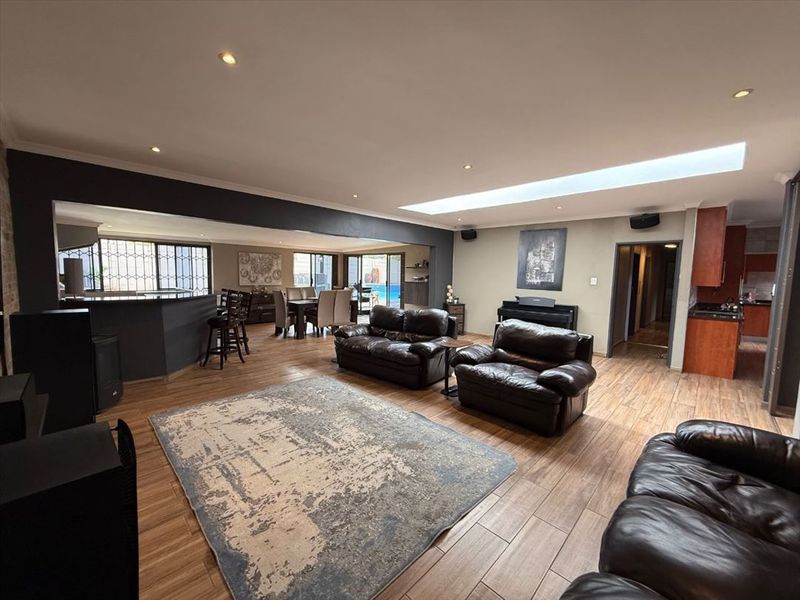 Design Excellence Awaits! - Photo 6