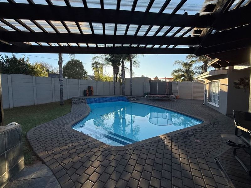 Design Excellence Awaits! - Photo 4