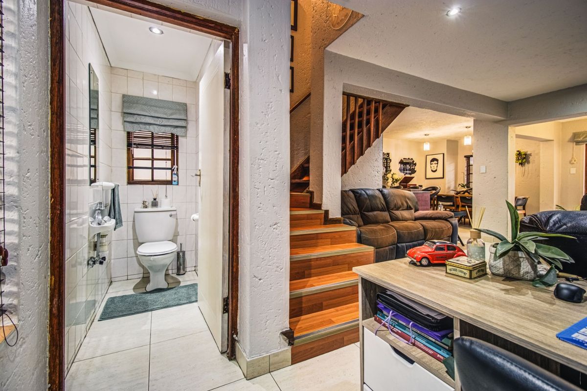 Cluster Living at Its Finest  - Photo 5