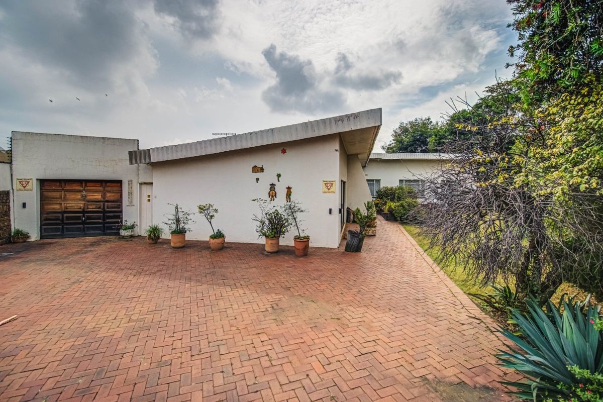 A VINTAGE GEM WITH ROOM TO GROW - Photo 2