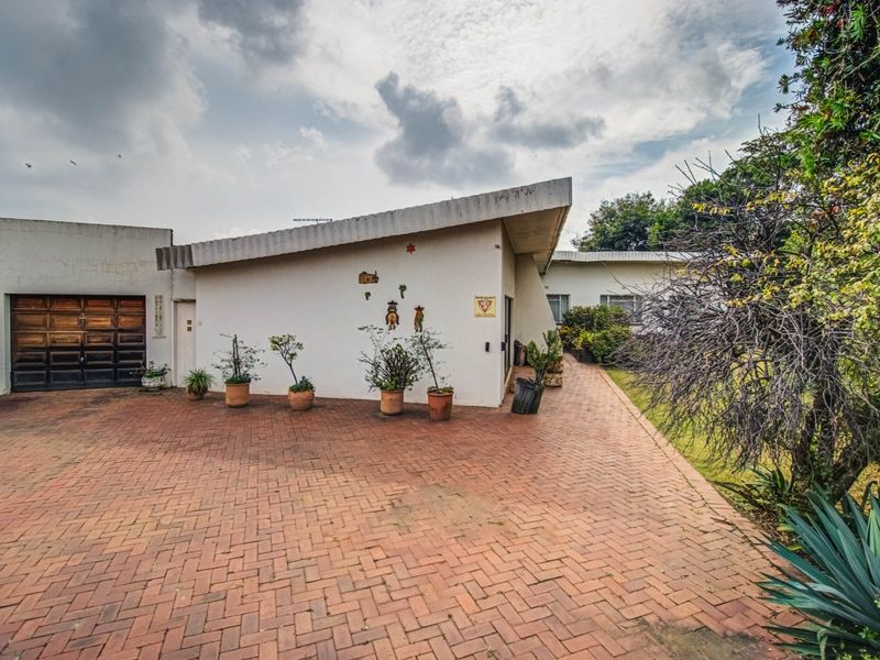 A VINTAGE GEM WITH ROOM TO GROW - Photo 2